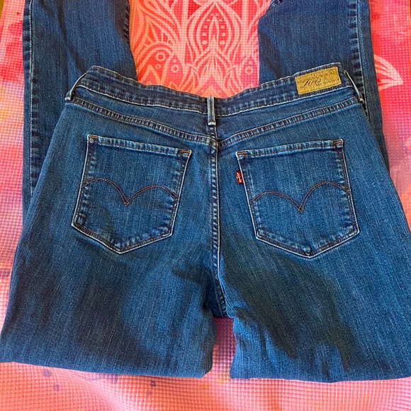 Levi’s Bold Curve Classic Rise Slim Leg Jean - Picture 2 of 3